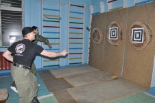 метание ножей, ,Несколько фотографий, рассказывающих про деятельность клуба по метанию ножей в Молдове 