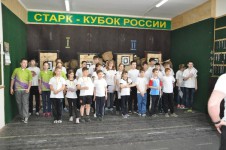 метание ножей, ,22 марта 2015 года в Москве прошло Первенство Москвы по спортивному метанию ножа среди детей до 16 лет.  