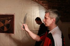 метание ножей, ,Турнир с игровыми упражнениями, проходивший в Санкт-Петербурге в апреле 2011 года. 