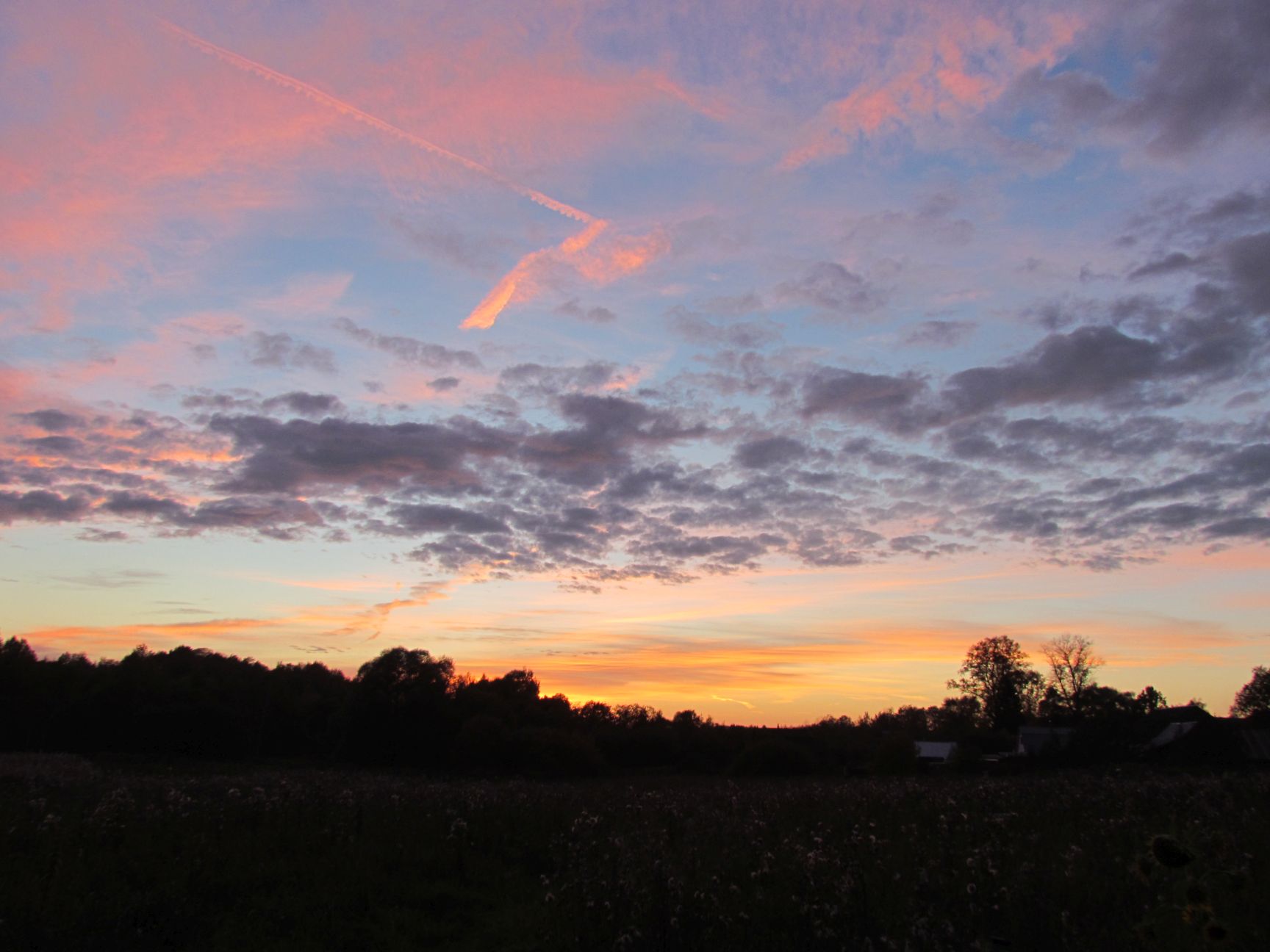 метание ножей, ,September 19, 2015 in the village of Sapegino (Moscow region, Volokolamsk district) held a friendly tournament of a throwing various objects. The program of events included throwing a knife, an ax and a shovel 3 + 4 + 5 meters, no-spin throwing 4 meters, throwing unusual objects - the giant nails, plates and unusual knives, exercise 