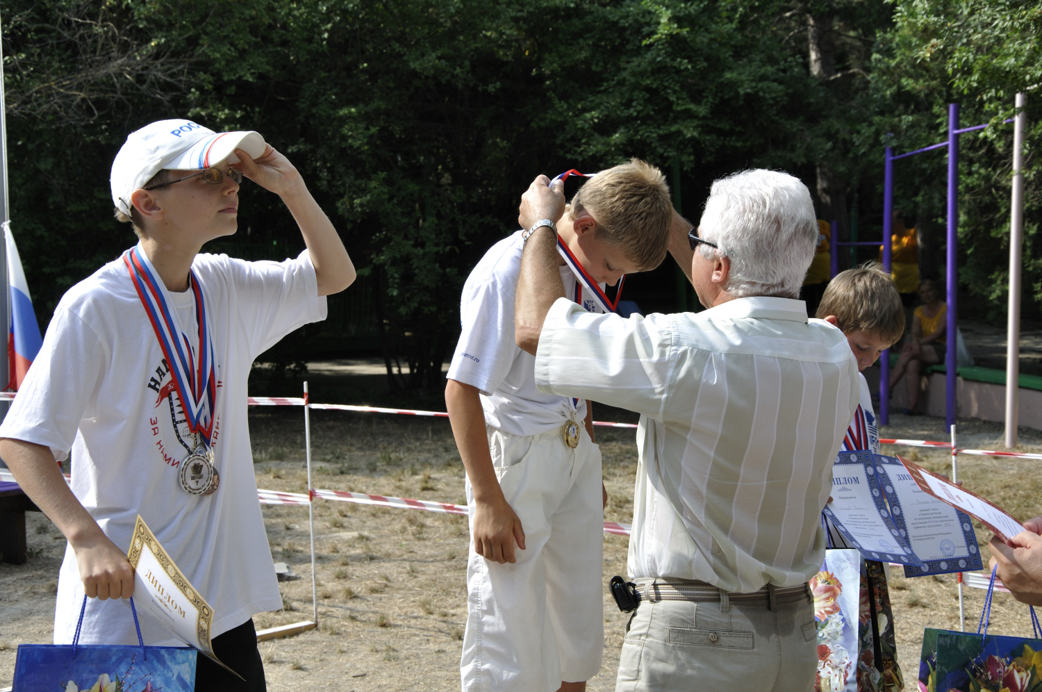 метание ножей, ,Новороссийск, июль 2011 года. Чемпионат России по спортивному метанию ножа. Солнце, море и эмоции. 