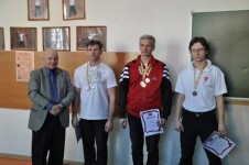 метание ножей, ,14-15 марта в Москве прошел Открытый Чемпионат Москвы по спортивному метанию ножа. Эти соревнования являются вторым этапом Кубка России по метанию ножа.   