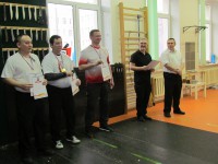 метание ножей, ,Несколько серий с разных дистанций у мужчин и женщин 