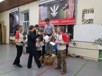 метание ножей, ,31 марта прошел ежегодный турнир памяти сотрудника спецподразделения Вымпел Героя России Дмитрия Разумовского. Благодарим наших гостей и друзей. Традиционно уже приехали коллеги из разных городов России: Рязани - Дмитрий Михеев & Co, Гусь-Хрустального Сергей Родиков - спасибо за замечательный кинжал из кварца!, Пушкино Павел Серебряков с замечательной силовой безоборокой и Санкт-Петербурга - очаровательная и талантливая Нина Горецкая - рады были видеть. Нижний Новгород - Александр Харитонов - высочайший уровень мастерства. Были новые лица из г. Калуга и, разумеется, Москва и одни из лучших представителей направления. Перечислять же клубы даже не будем, чуть позже вывесим все результаты, оцените сами. 