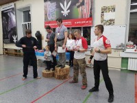 метание ножей, ,31 марта прошел ежегодный турнир памяти сотрудника спецподразделения Вымпел Героя России Дмитрия Разумовского. Благодарим наших гостей и друзей. Традиционно уже приехали коллеги из разных городов России: Рязани - Дмитрий Михеев & Co, Гусь-Хрустального Сергей Родиков - спасибо за замечательный кинжал из кварца!, Пушкино Павел Серебряков с замечательной силовой безоборокой и Санкт-Петербурга - очаровательная и талантливая Нина Горецкая - рады были видеть. Нижний Новгород - Александр Харитонов - высочайший уровень мастерства. Были новые лица из г. Калуга и, разумеется, Москва и одни из лучших представителей направления. Перечислять же клубы даже не будем, чуть позже вывесим все результаты, оцените сами. 