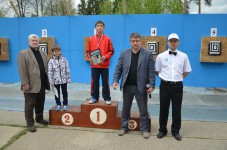 метание ножей, ,10-11 мая 2014 года в доме отдыха Космодром, недалеко от подмосковного Пушкино прошел Третий Звездный турнир по спортивному метанию ножа. 
Отличная организация: все было подготовлено отменно и соревнование доставило огромное удовольствие! А душевная атмосфера дала большой позитивный настрой участникам и зрителям!
Кроме этого, шесть стендов повысили динамику проведения соревнований . Расположение их выбрано отлично : солнце уже не будет докучать спортсменам в любое время дня.
Огромное спасибо за праздник ! 