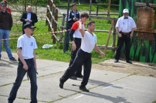 метание ножей, ,10-11 мая 2014 года в доме отдыха Космодром, недалеко от подмосковного Пушкино прошел Третий Звездный турнир по спортивному метанию ножа. 
Отличная организация: все было подготовлено отменно и соревнование доставило огромное удовольствие! А душевная атмосфера дала большой позитивный настрой участникам и зрителям!
Кроме этого, шесть стендов повысили динамику проведения соревнований . Расположение их выбрано отлично : солнце уже не будет докучать спортсменам в любое время дня.
Огромное спасибо за праздник ! 