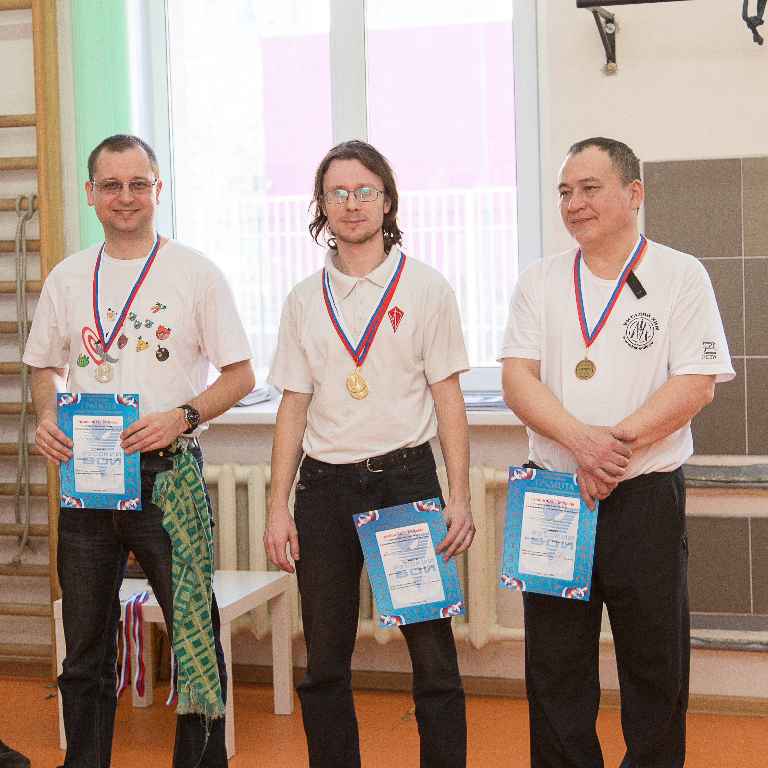 метание ножей, ,March 26-27, Moscow hosted the Championship of Moscow on sports knife throwing by the rules of the Universal Fight Federation. There were more than 40 throwers.
The fight turned out extremely hard, the fate of several awards were determined by an equal number of points in the last series. I post photos of the last tournament from Anna Kortunova. 